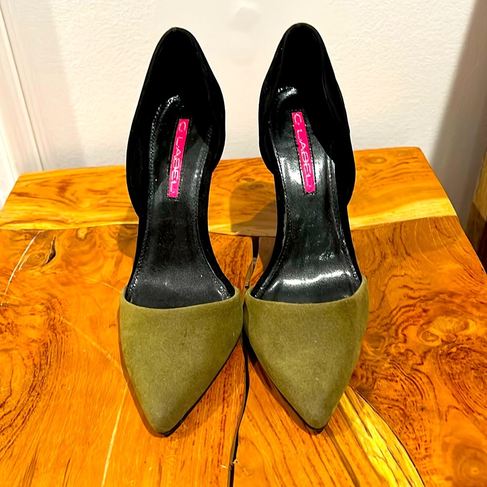 Selling size 9 green and black heels